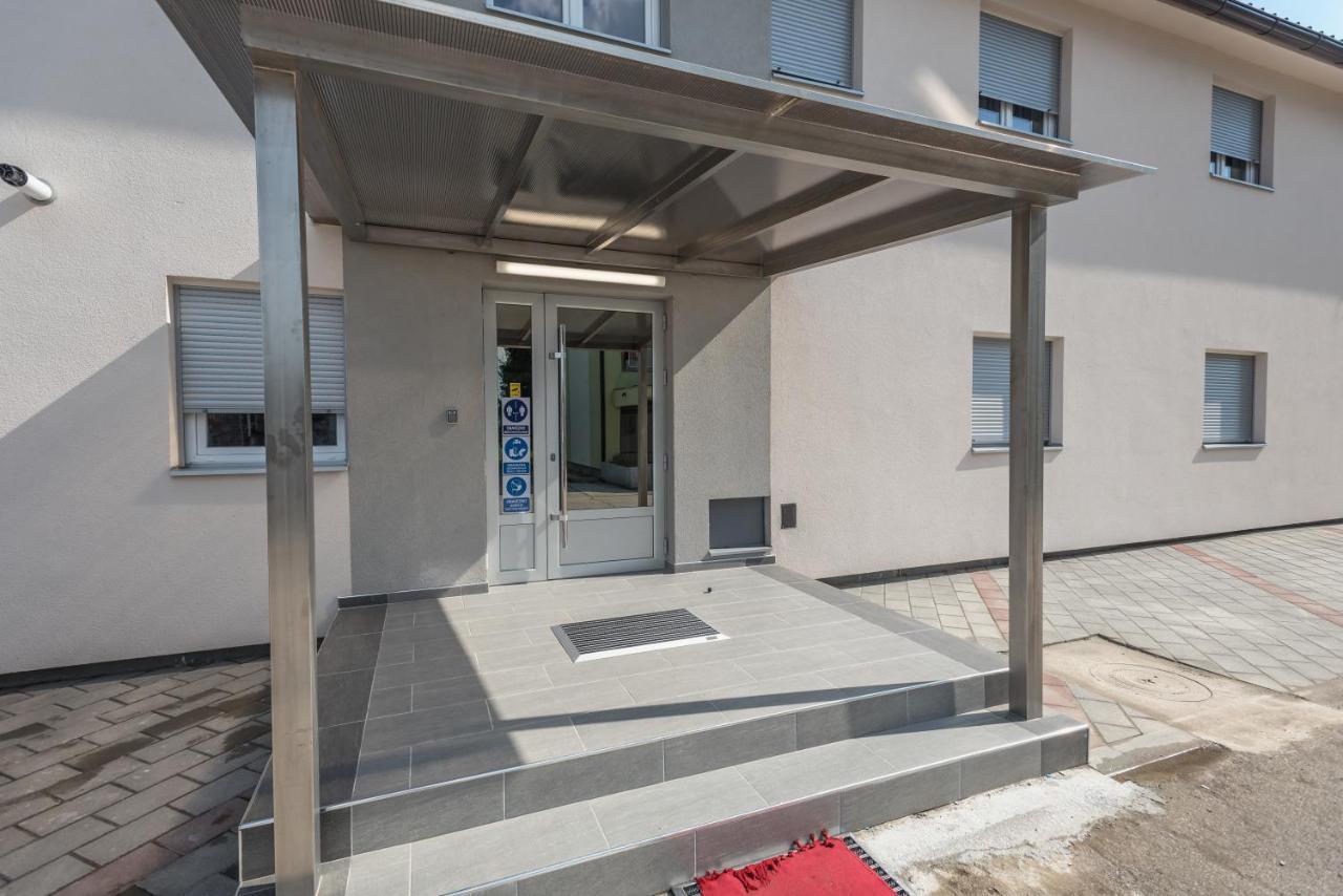 Vila Safir Loznica Exterior foto
